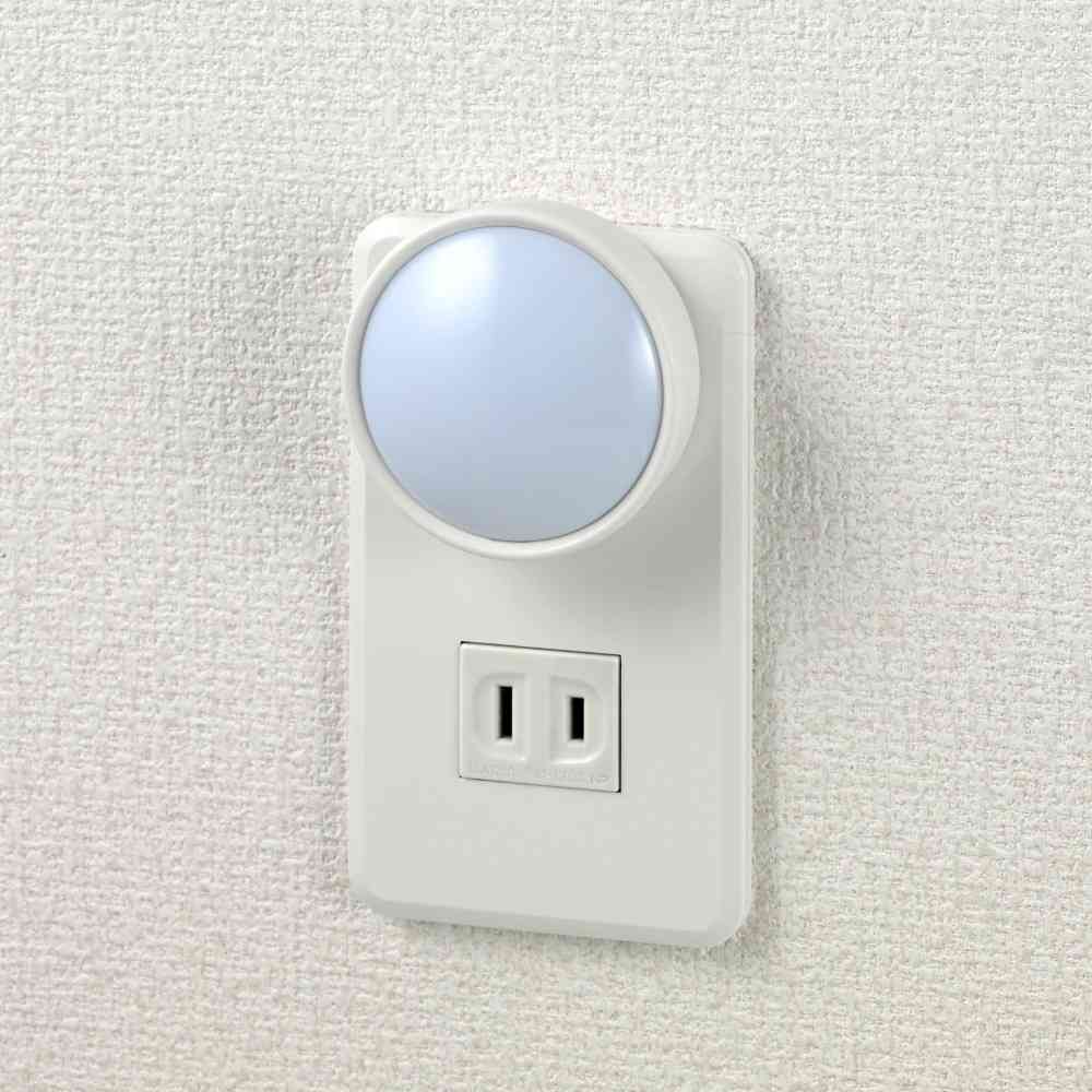 朝日電器 エルパ ELPA LEDスイッチ付ライト PM-LA101(W) - Image 2