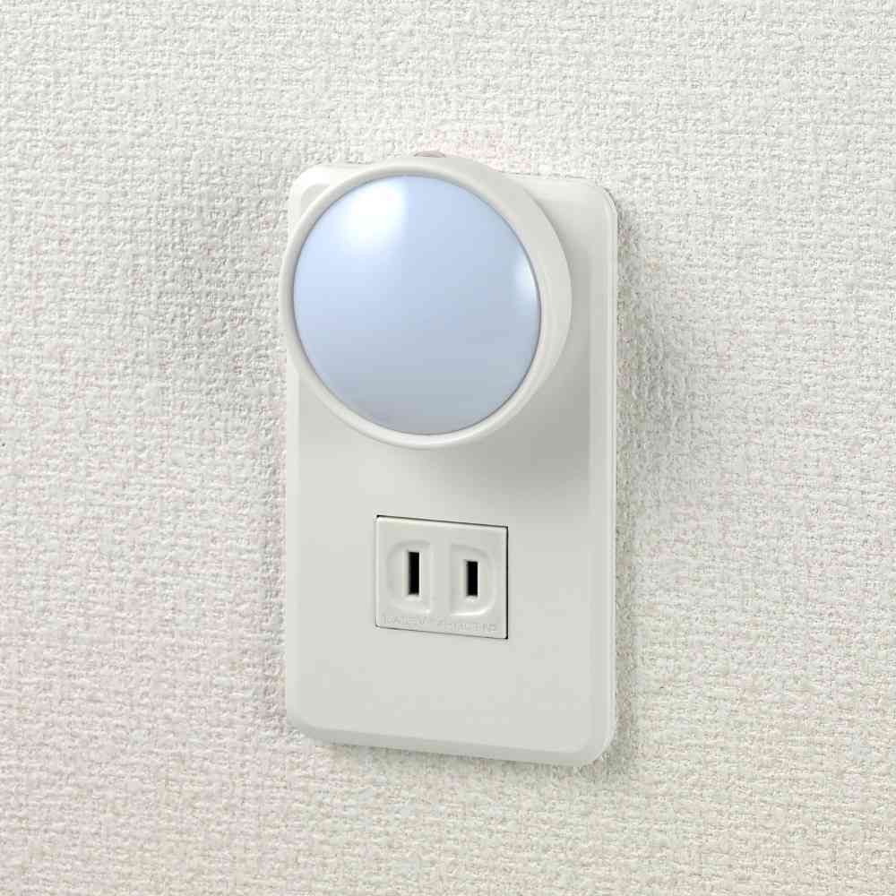 朝日電器 エルパ ELPA LEDセンサー付ライト PM-LA201(W) - Image 2