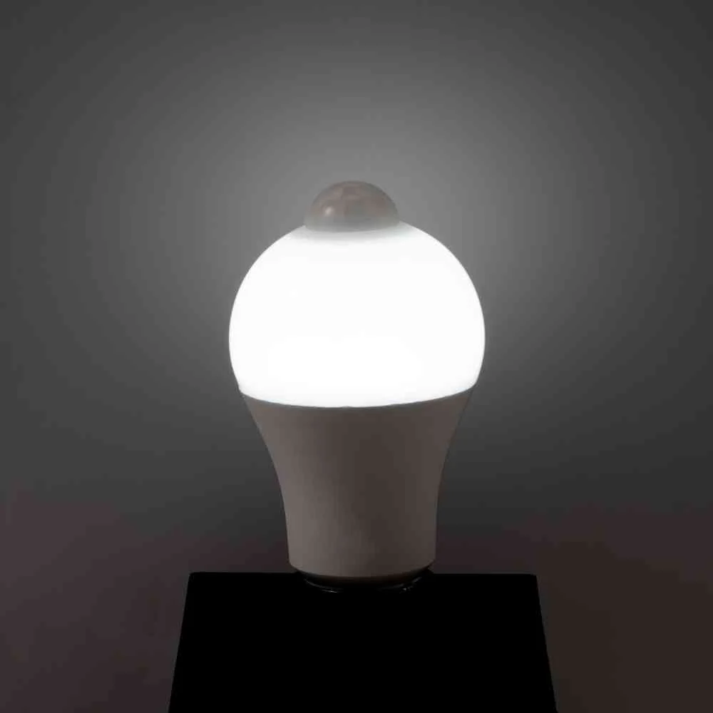 朝日電器 エルパ ELPA 人感センサー付LED電球 40W 昼光色相当 LDA5D-G-G5107PIR - Image 4