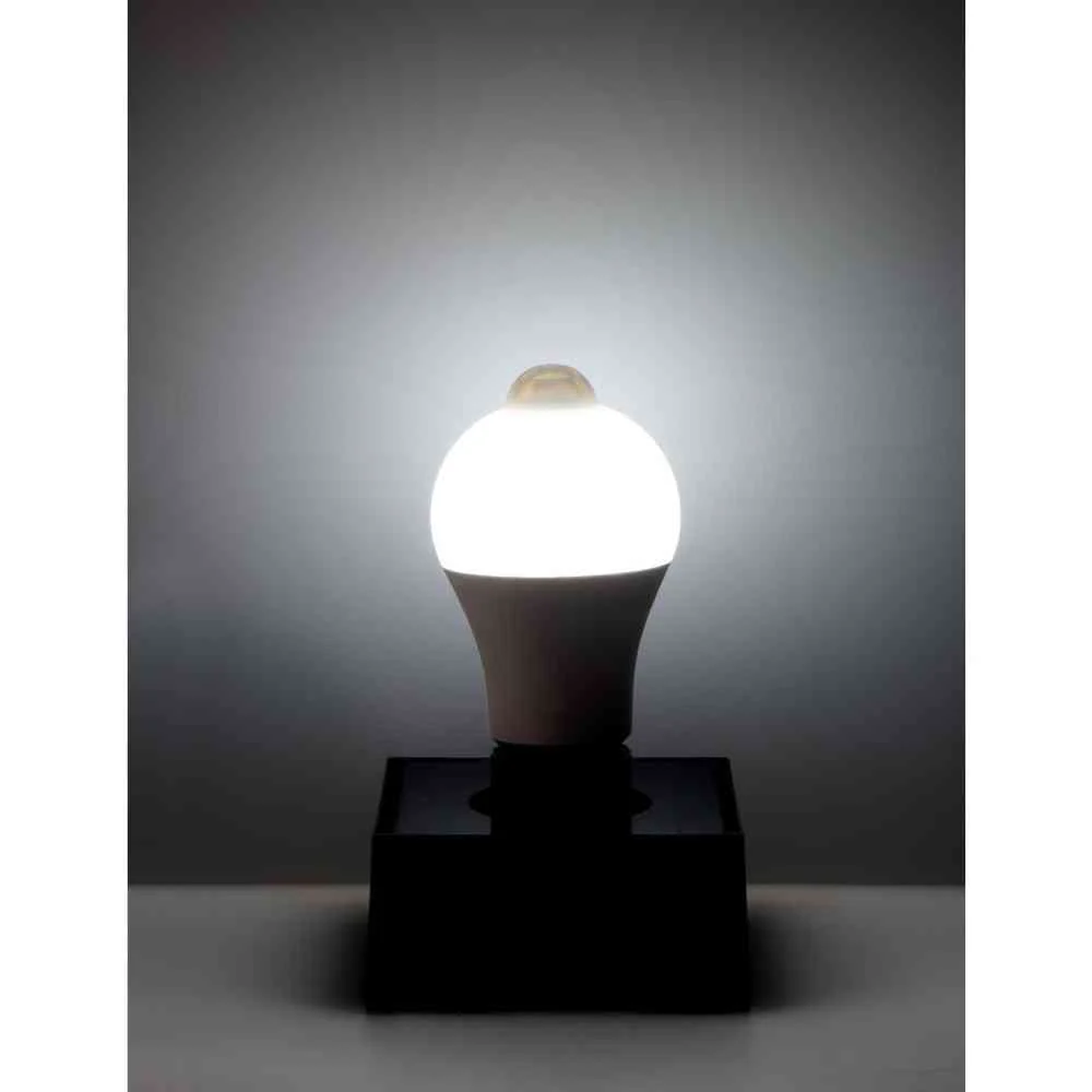 朝日電器 エルパ ELPA 人感センサー付LED電球 40W 昼光色相当 LDA5D-G-G5107PIR - Image 5