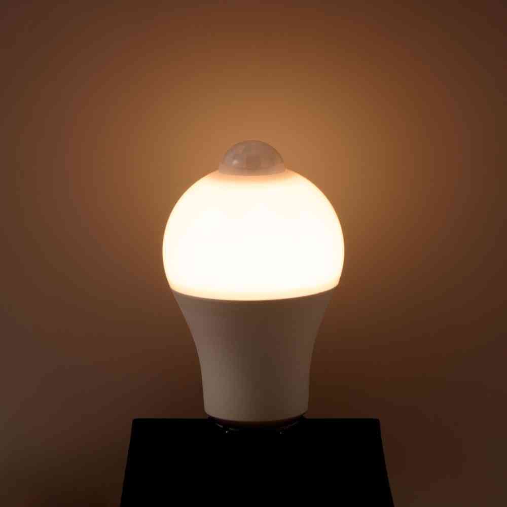 朝日電器 エルパ ELPA 人感センサー付LED電球 40W 電球色相当 LDA5L-G-G5108PIR - Image 4
