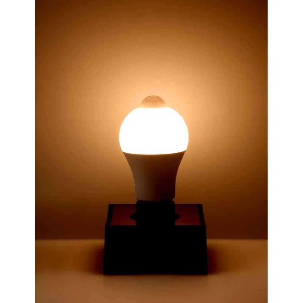 朝日電器 エルパ ELPA 人感センサー付LED電球 40W 電球色相当 LDA5L-G-G5108PIR - Image 5