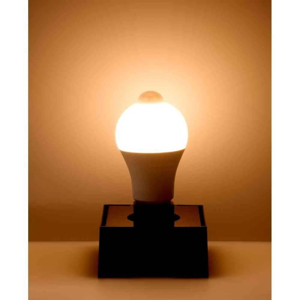 朝日電器 エルパ ELPA 人感センサー付LED電球 60W 電球色相当 LDA8L-G-G5110PIR - Image 5