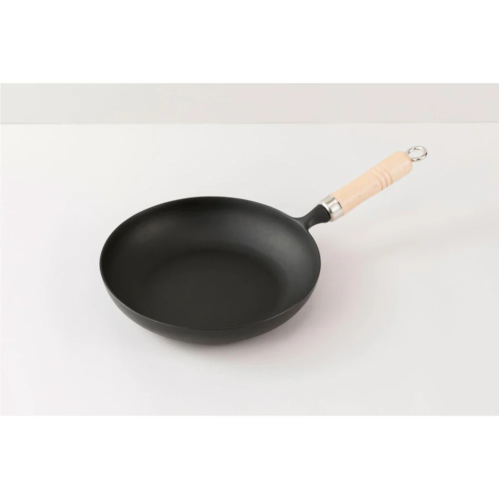 南部鉄器 オムレツパン24(木柄付) 24006 【直送品】 返品・キャンセル・他商品と同時購入は不可 - Image 2