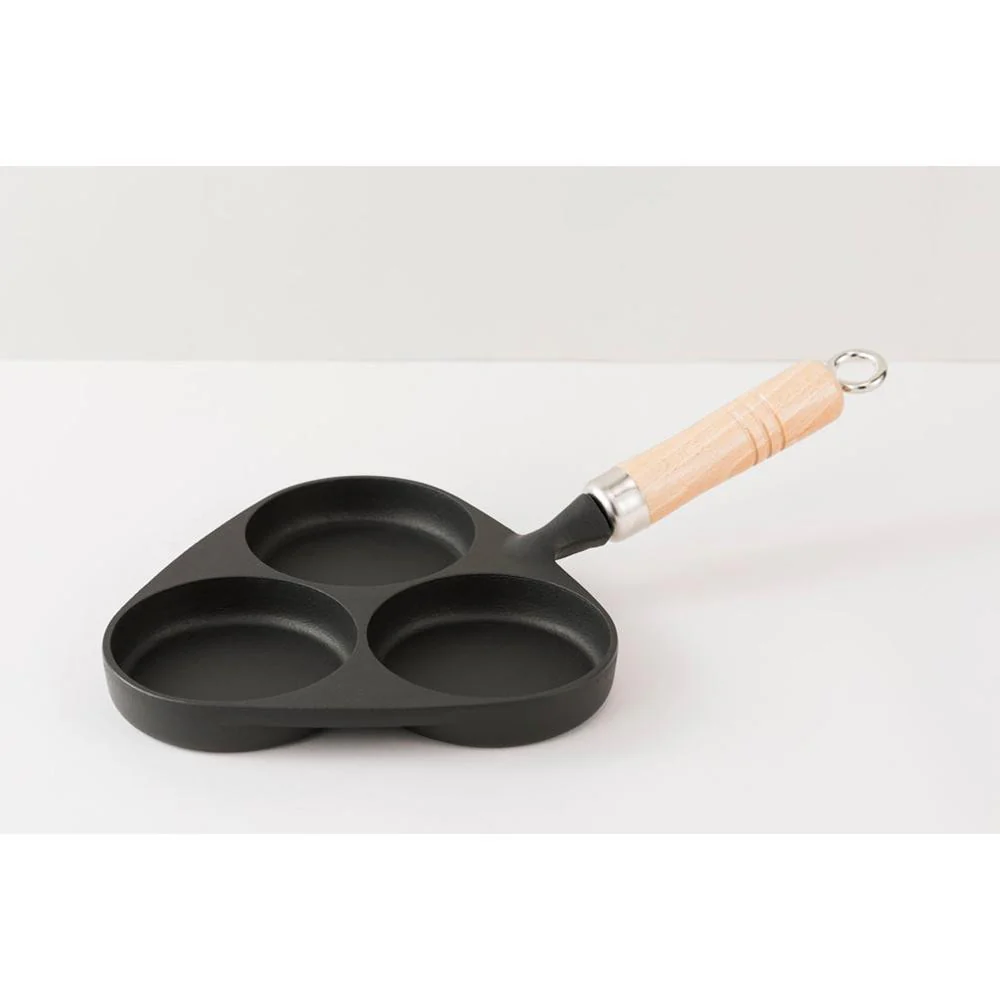 南部鉄器 目玉焼き3ヶ焼き(木柄付) 24018 【直送品】 返品・キャンセル・他商品と同時購入は不可 - Image 3