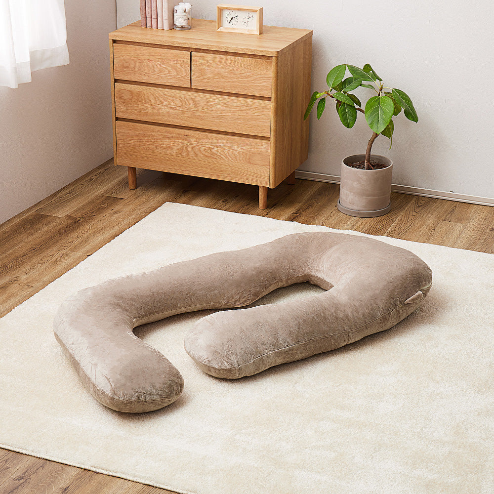 メレンゲタッチの抱き枕 G型 140×70cm ベージュ 【直送品】 返品・キャンセル・他商品と同時購入は不可