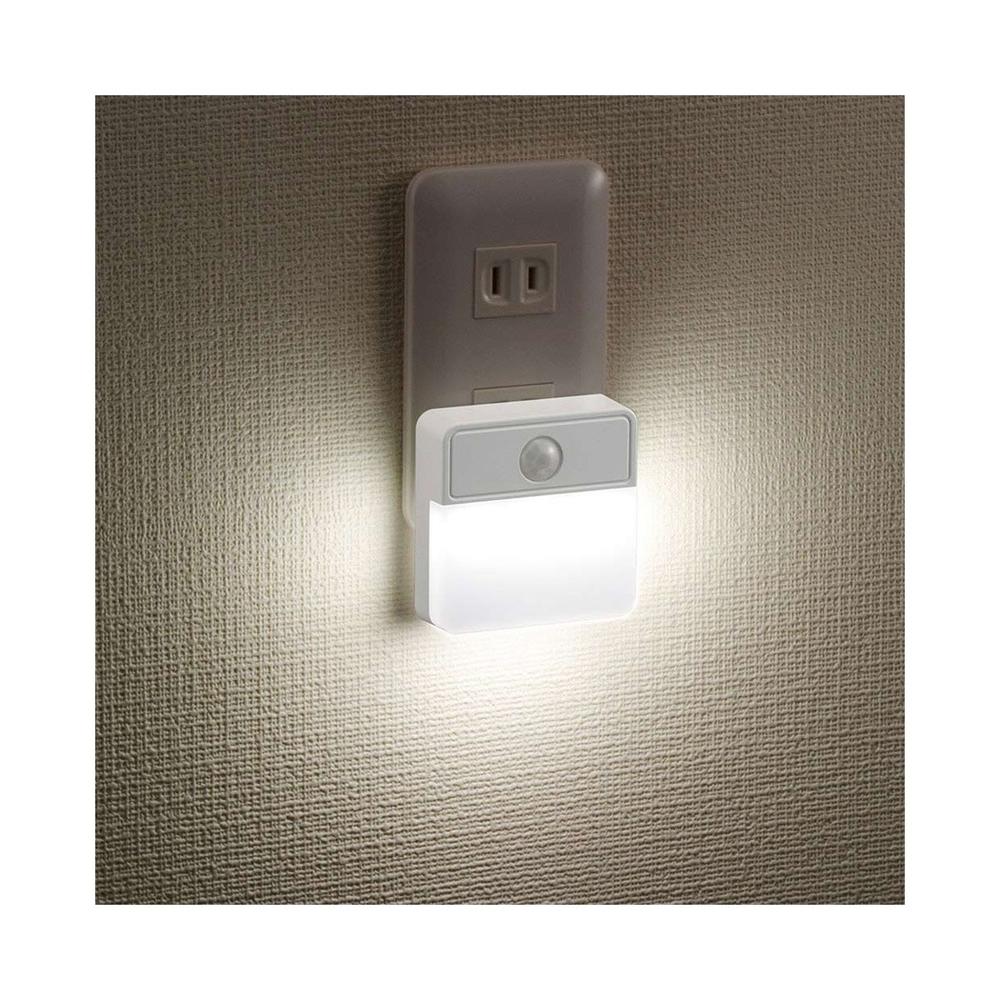 オーム電機 LED明暗人感センサー式ナイトライト 室内用 - Image 2