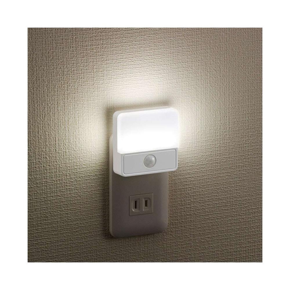 オーム電機 LED明暗人感センサー式ナイトライト 室内用 - Image 3