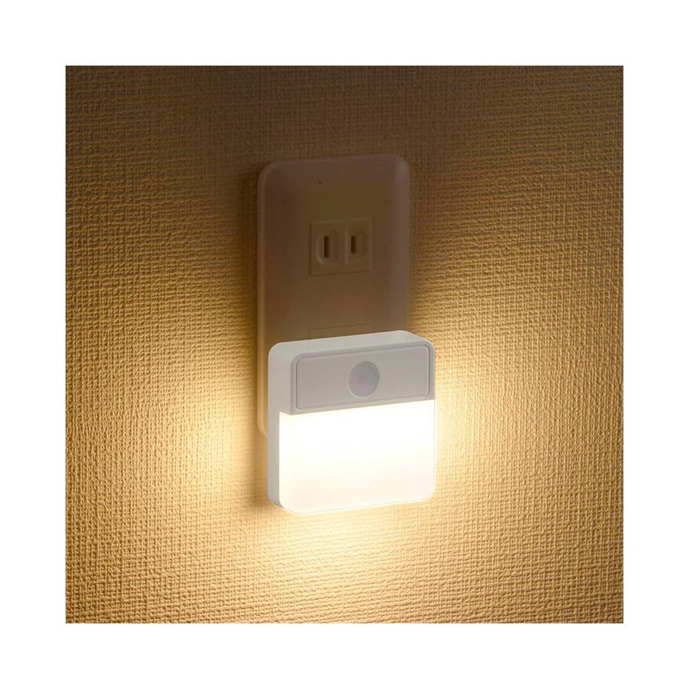 オーム電機 薄型LEDナイトライト 明暗センサー 電球色 - Image 2