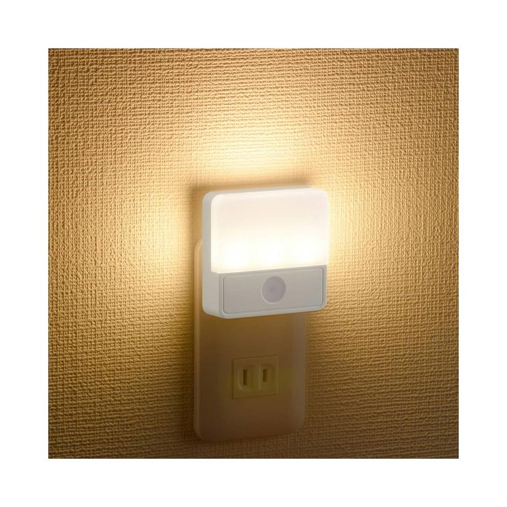 オーム電機 薄型LEDナイトライト 明暗センサー 電球色 - Image 3