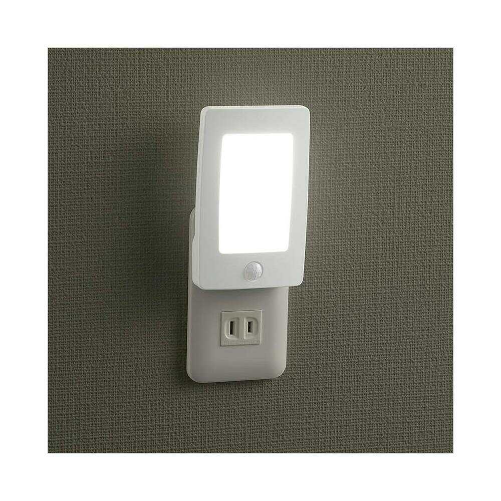 オーム電機 LEDナイトライト 明暗人感センサー 薄型 - Image 2