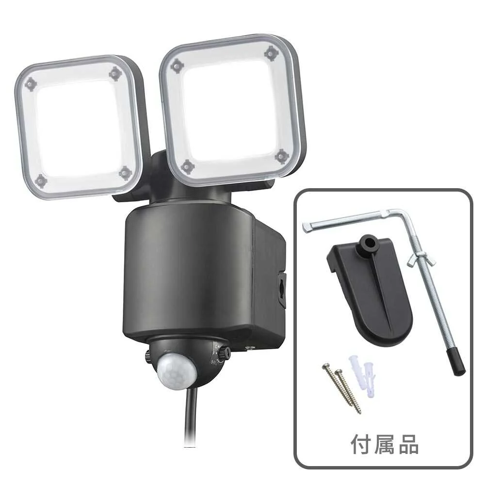 オーム電機 monban防犯センサーライト 2灯コンセント式 - Image 3