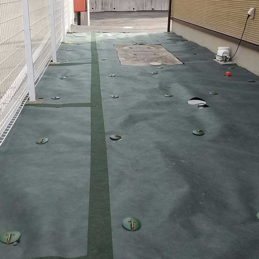 高密度不織布防草シート 無緑 1X50M 【直送品】 返品・キャンセル・他商品と同時購入は不可 - Image 4